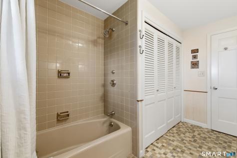 174 Selden Hill Drive West Hartford CT 06107