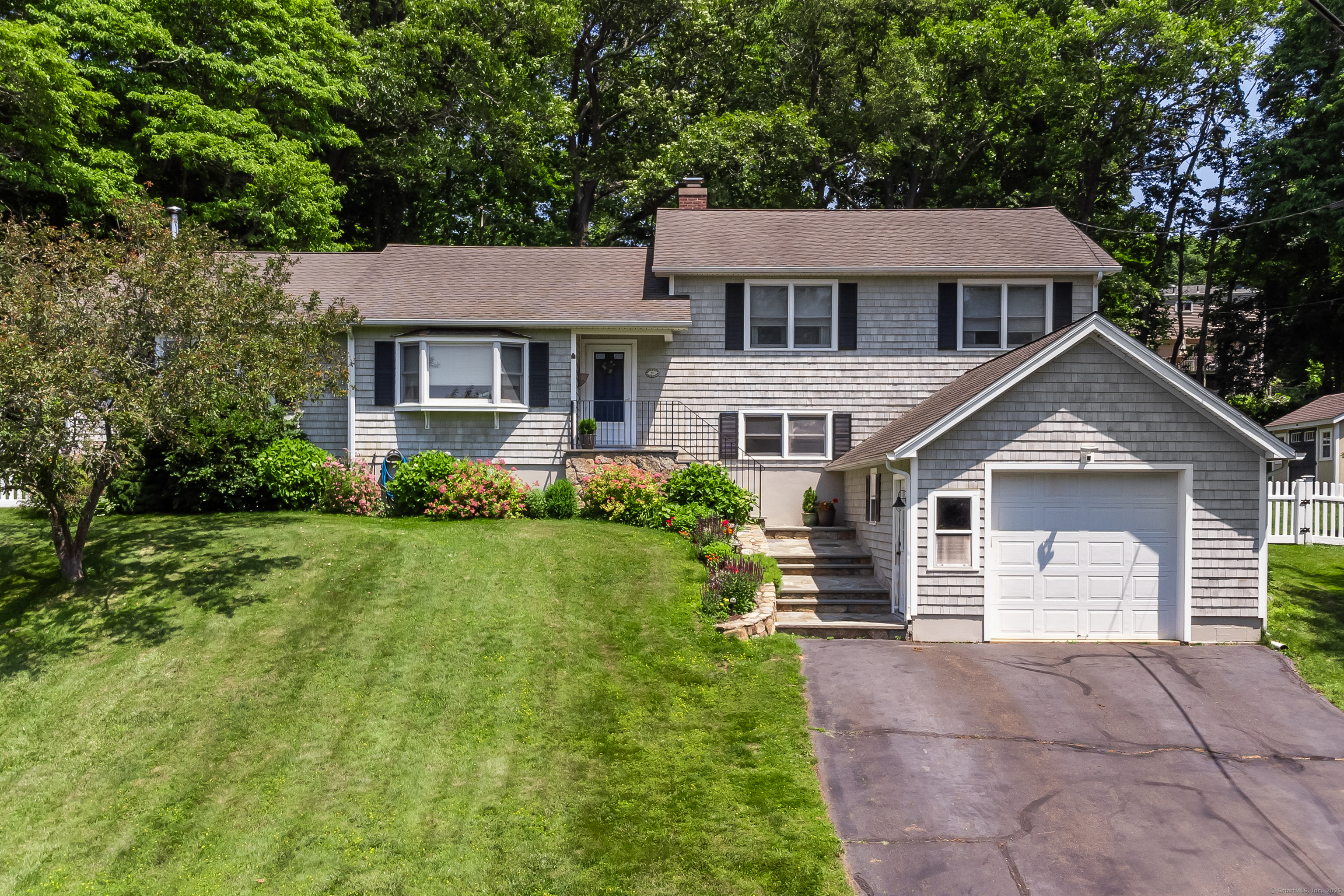 31 Wildwood Drive Branford CT 06405