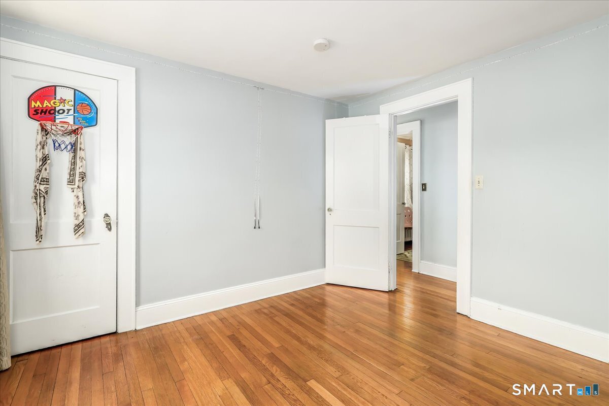 835 Thorme Street Bridgeport CT 06606