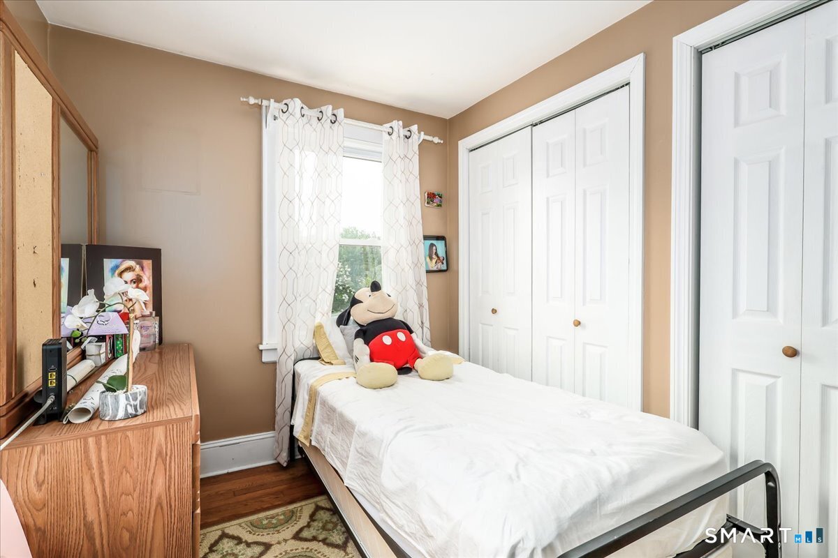 835 Thorme Street Bridgeport CT 06606