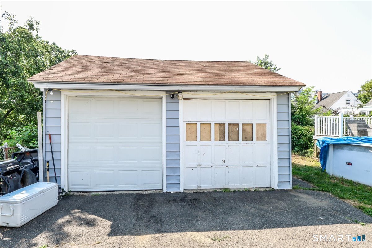835 Thorme Street Bridgeport CT 06606