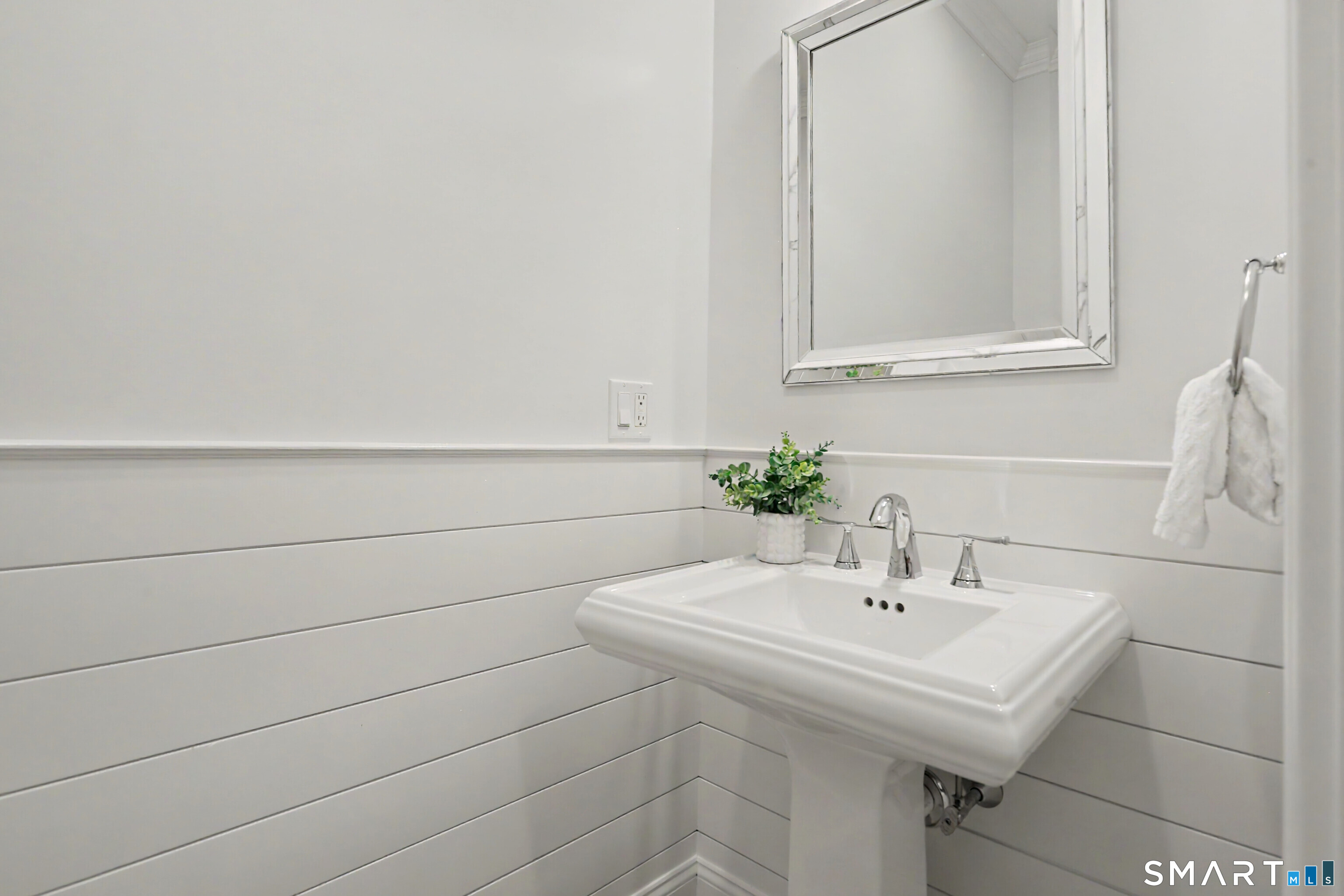 469 Woodridge Avenue Fairfield CT 06825