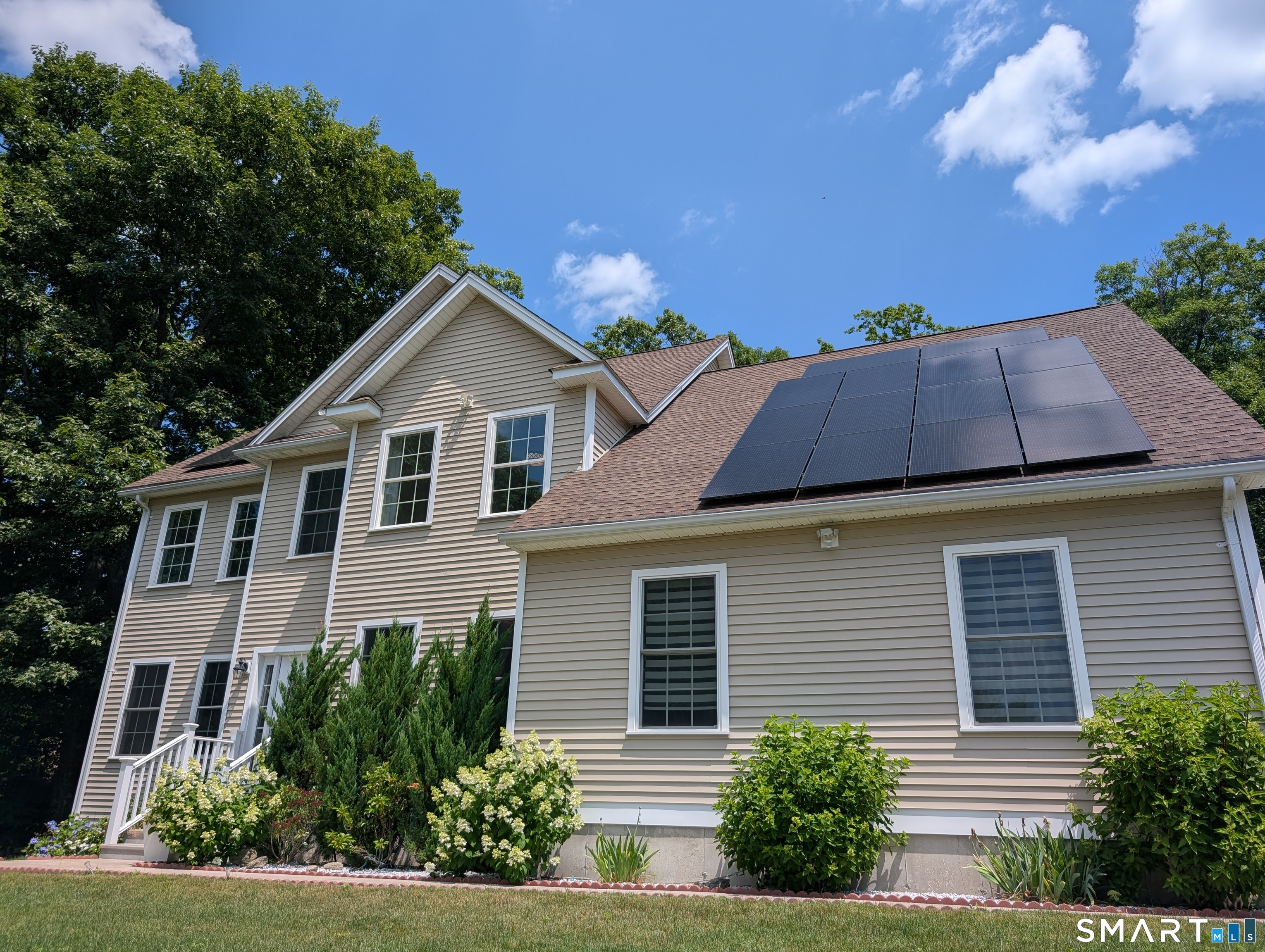 79 High Ledge Circle Manchester CT 06040