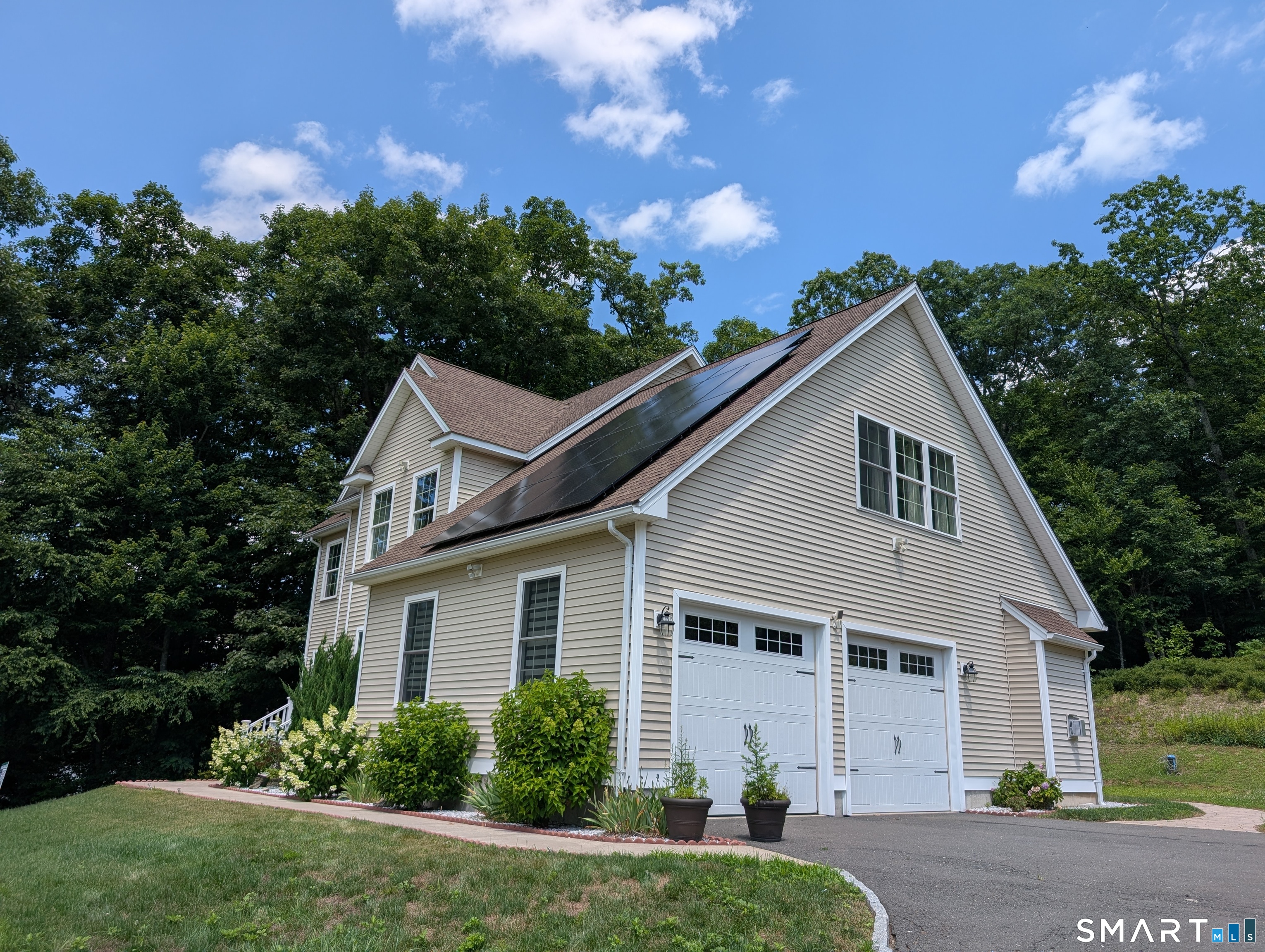 79 High Ledge Circle Manchester CT 06040
