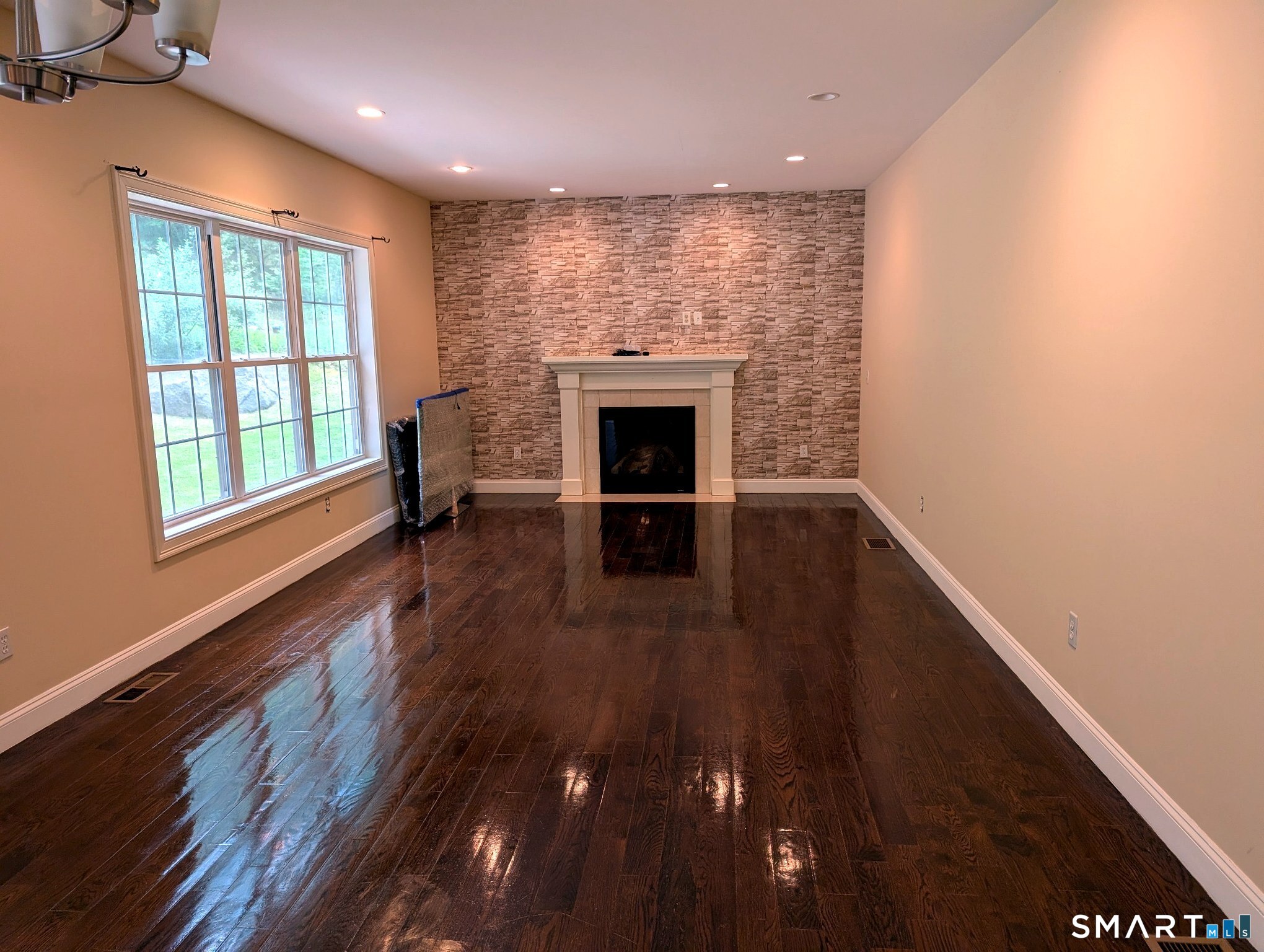 79 High Ledge Circle Manchester CT 06040
