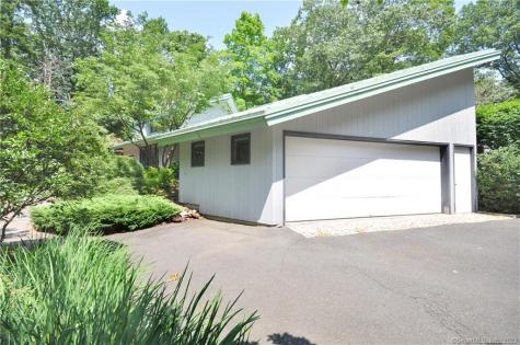 221 Deercliff Road Avon CT 06001