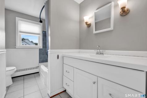 13 Jackson Street Avon CT 06001