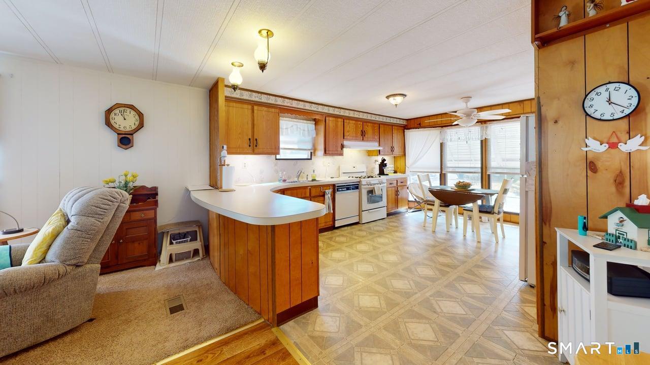 136 Hunters Road Norwich CT 06360