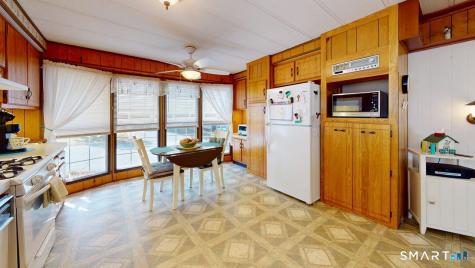 136 Hunters Road Norwich CT 06360