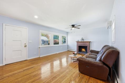 33 Kenyon Place East Hartford CT 06108