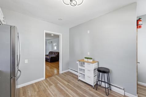 33 Kenyon Place East Hartford CT 06108