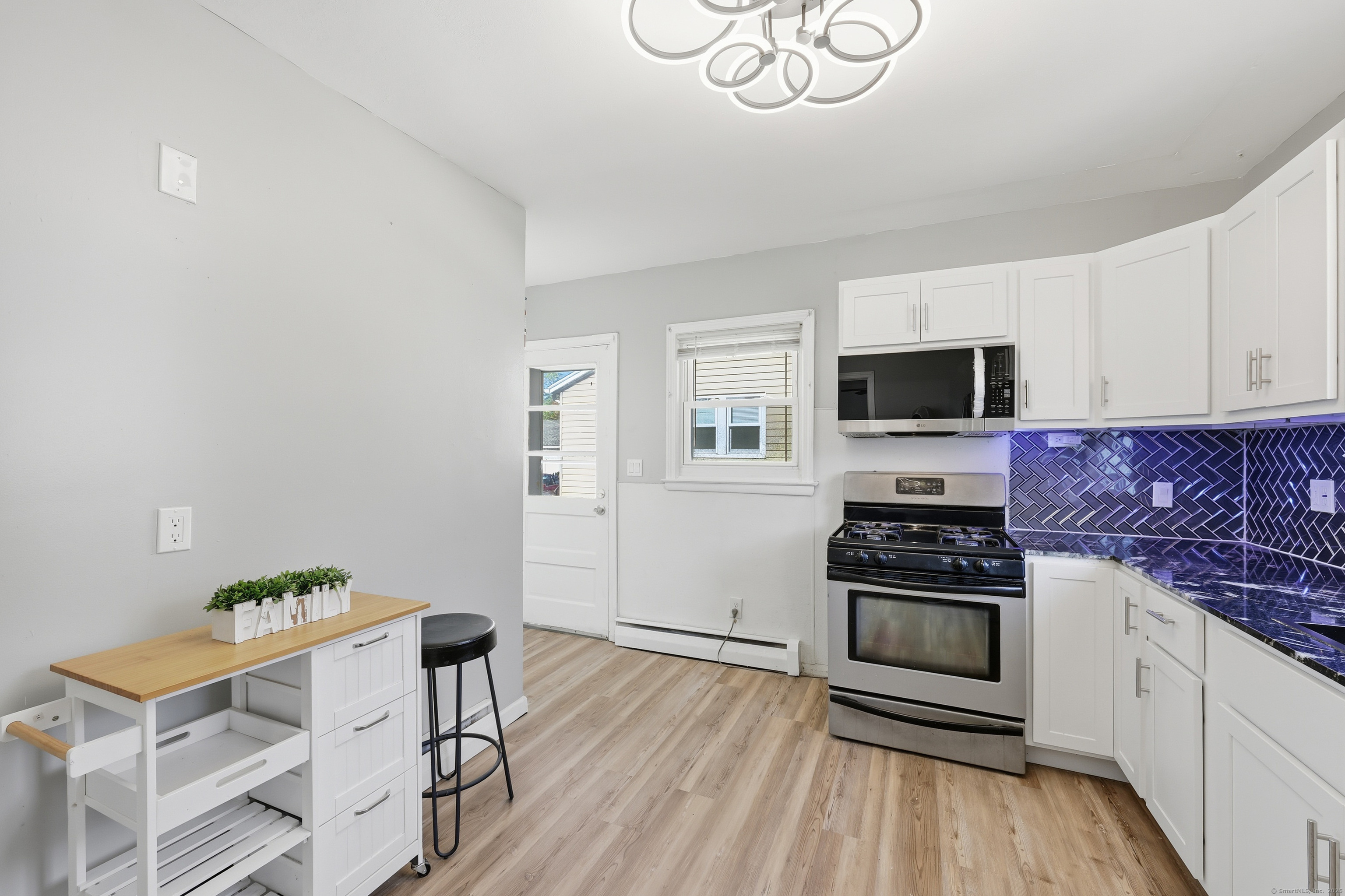 33 Kenyon Place East Hartford CT 06108