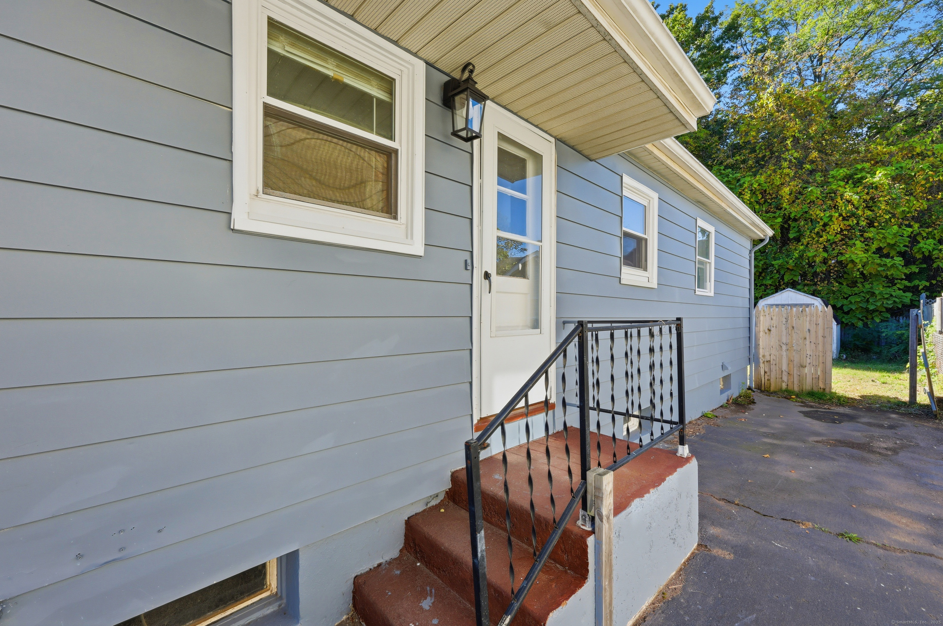 33 Kenyon Place East Hartford CT 06108