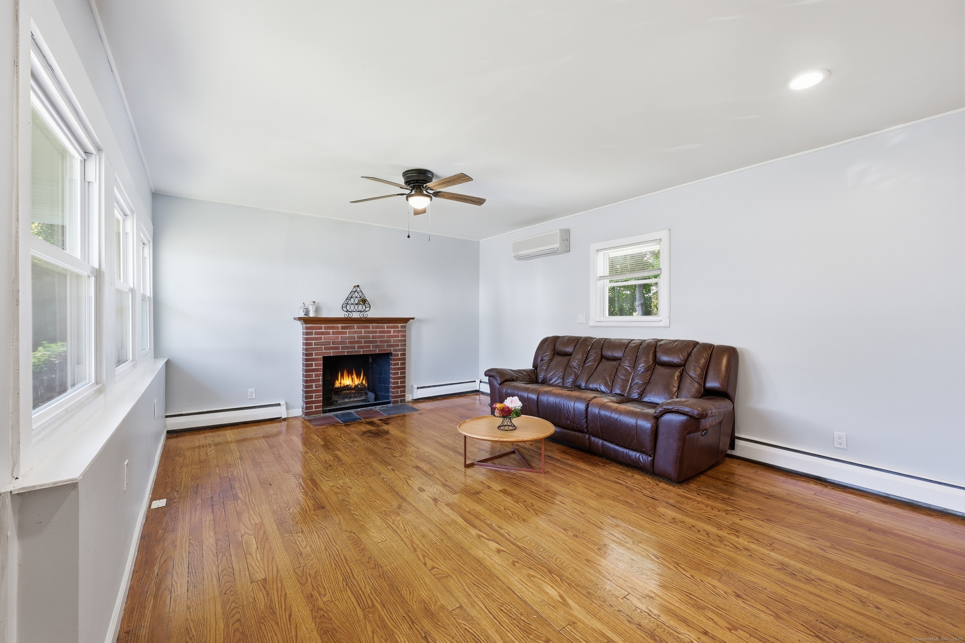 33 Kenyon Place East Hartford CT 06108