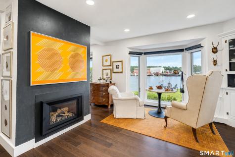 8 Park Place Groton CT 06355