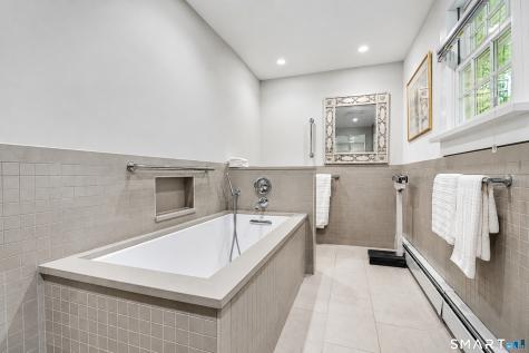 8 Park Place Groton CT 06355