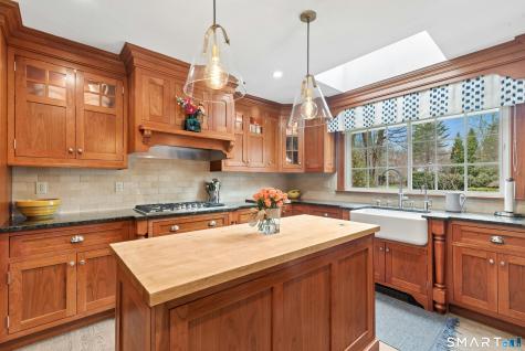 15 Queens Lane Darien CT 06820
