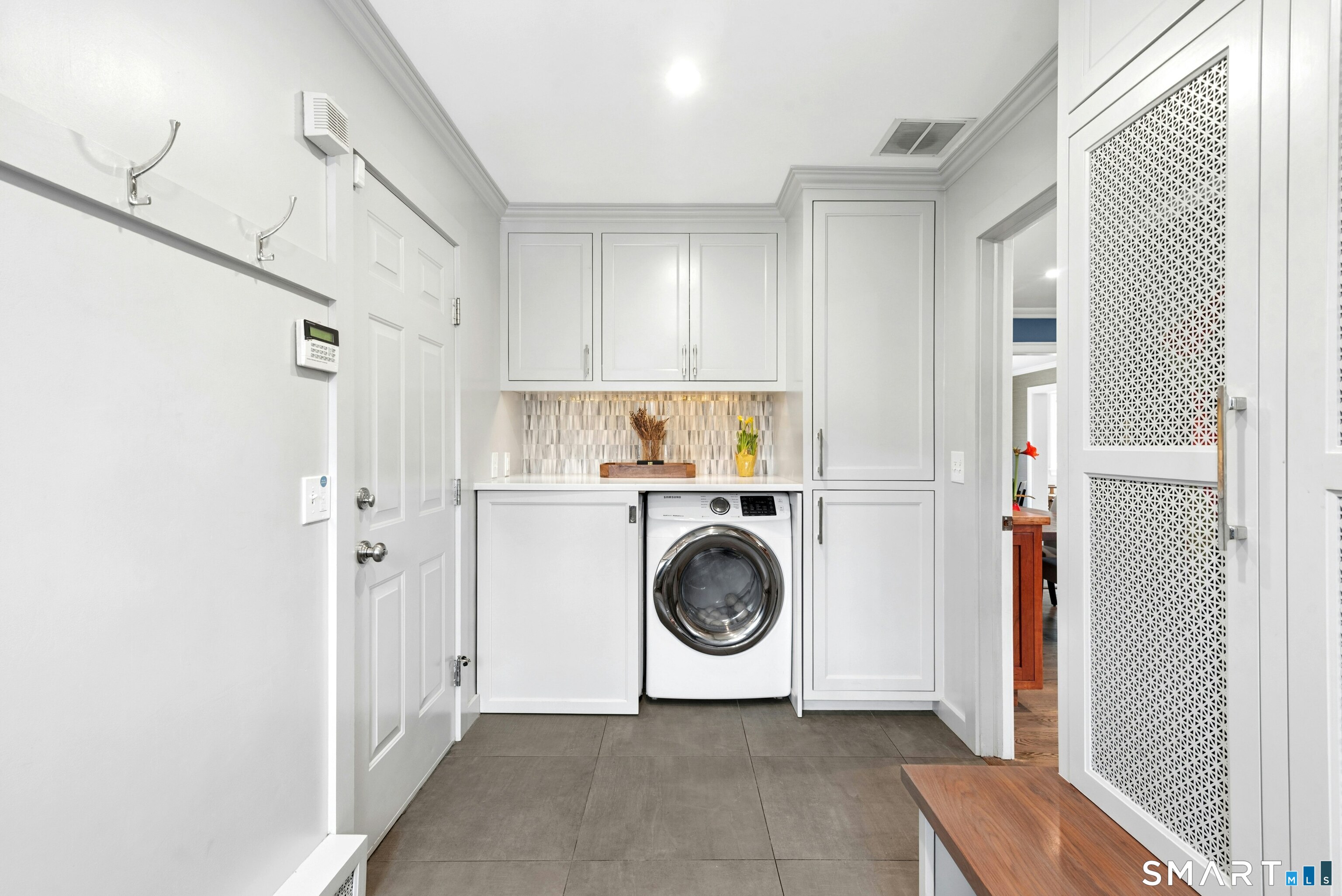 15 Queens Lane Darien CT 06820