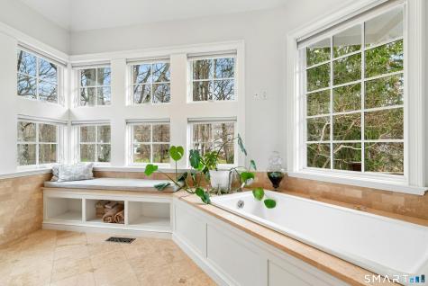 15 Queens Lane Darien CT 06820