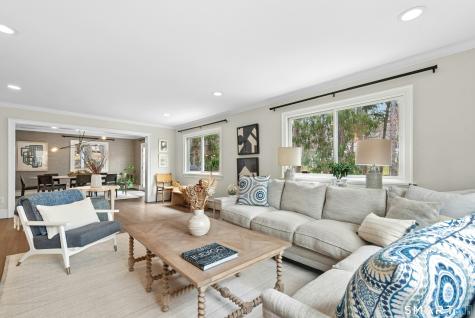 15 Queens Lane Darien CT 06820