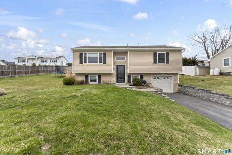 16 Curtis Avenue New Fairfield CT 06812