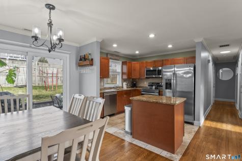 16 Curtis Avenue New Fairfield CT 06812