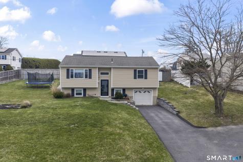 16 Curtis Avenue New Fairfield CT 06812
