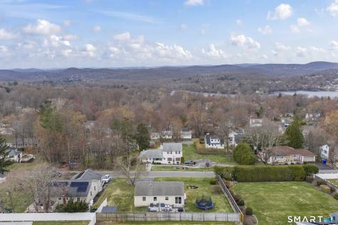 16 Curtis Avenue New Fairfield CT 06812