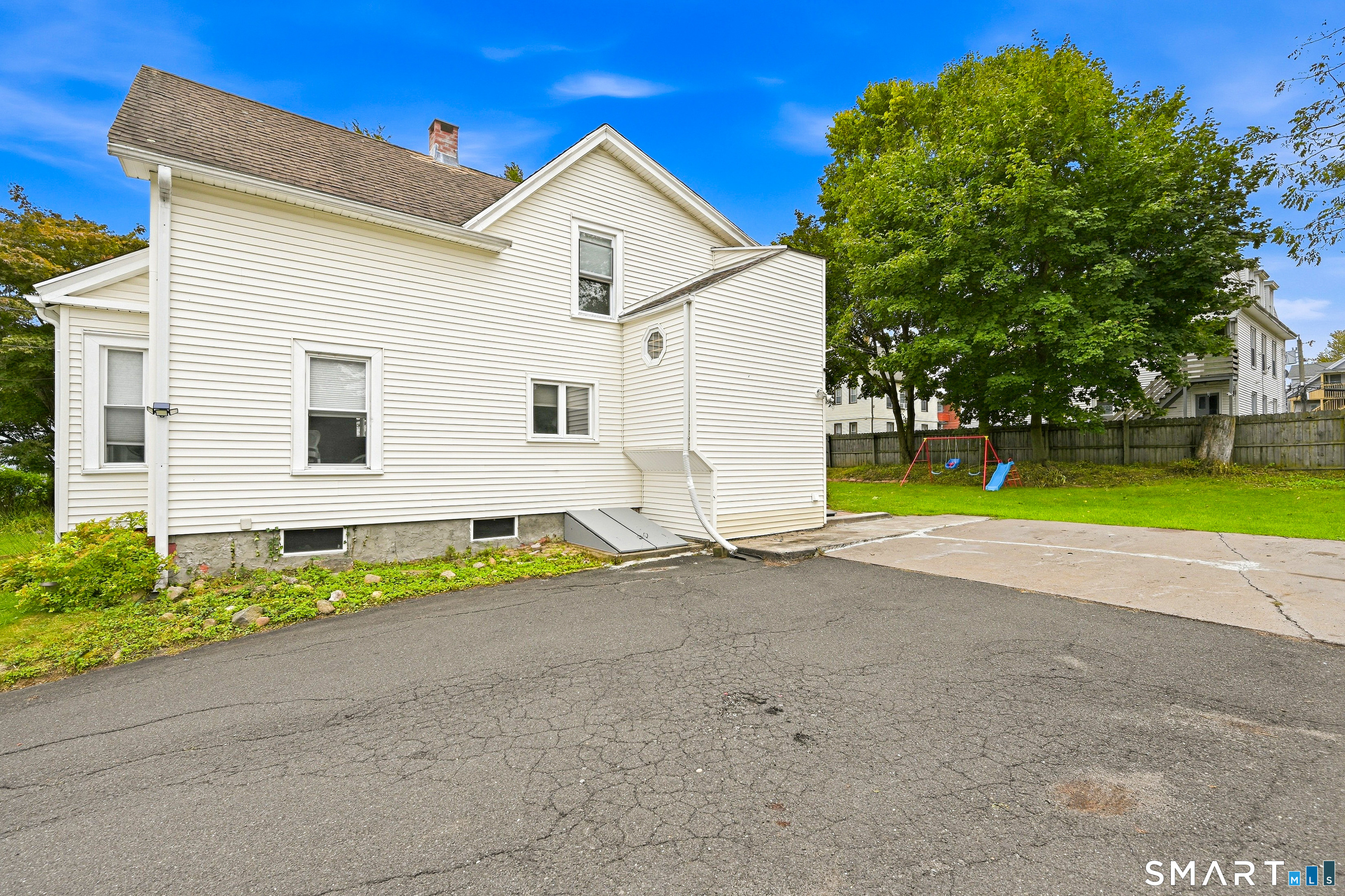 25 Dwight Street Bristol CT 06010