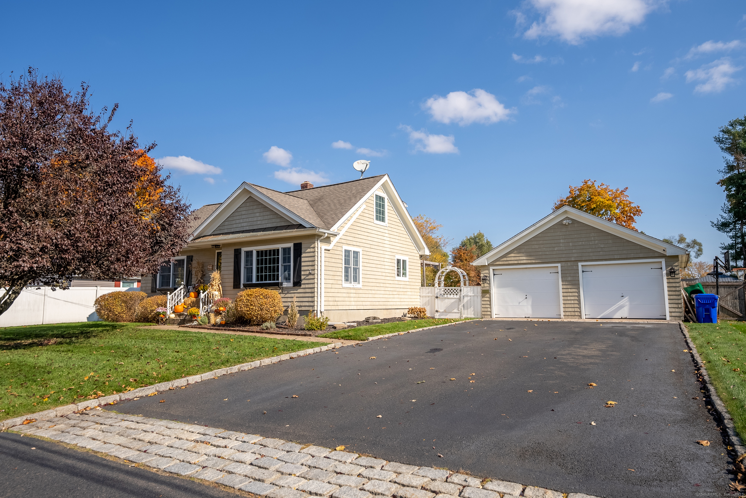 17 Saint Thomas Street Enfield CT 06082