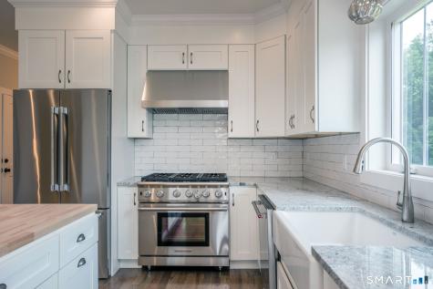 4 Vona Way Newtown CT 06470
