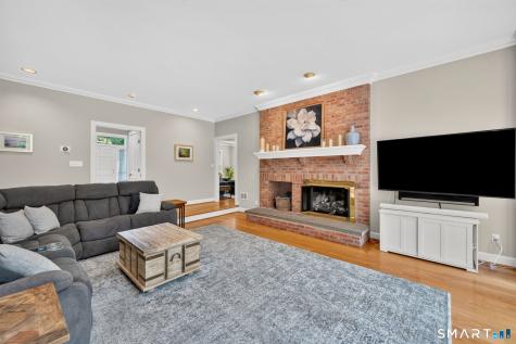 11 Whitman Pond Road Simsbury CT 06070