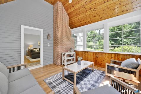 11 Whitman Pond Road Simsbury CT 06070