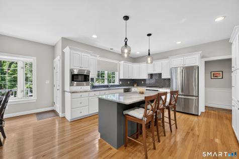 11 Whitman Pond Road Simsbury CT 06070