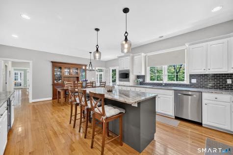 11 Whitman Pond Road Simsbury CT 06070