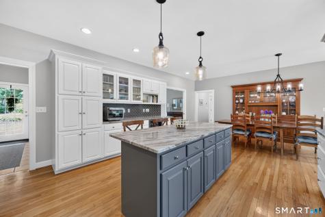 11 Whitman Pond Road Simsbury CT 06070