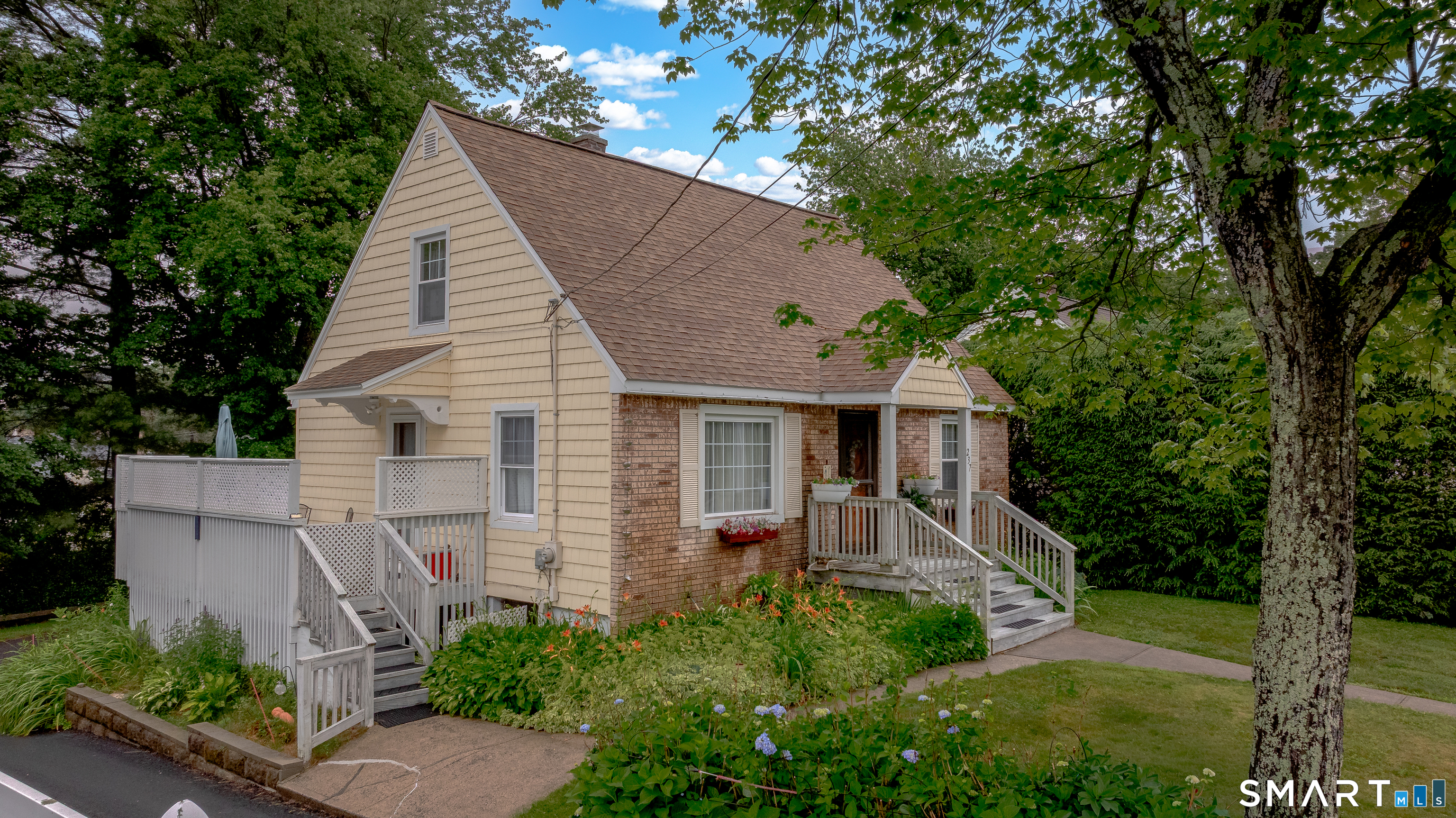 237 Alexander Avenue Waterbury CT 06705