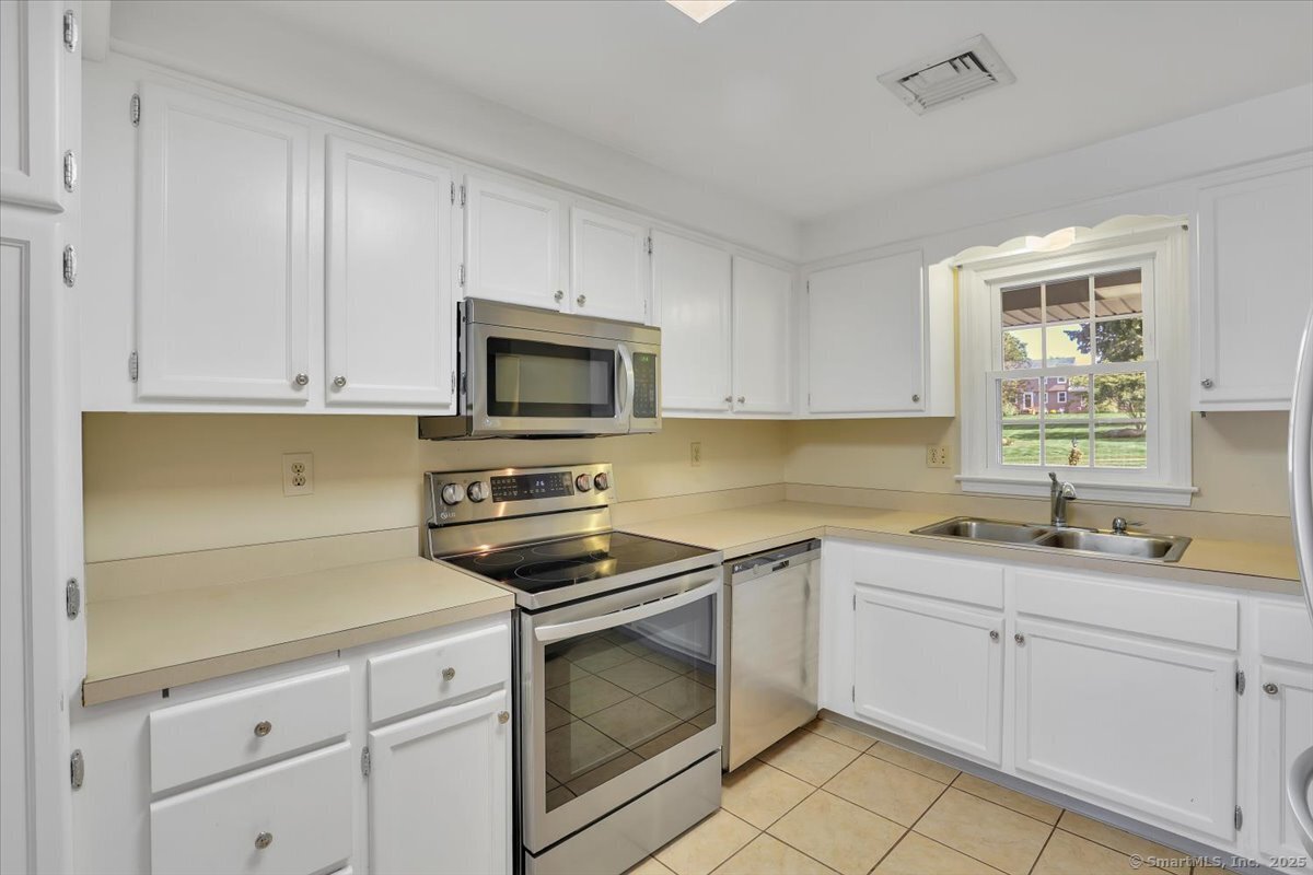 53 Homestead Drive Glastonbury CT 06073