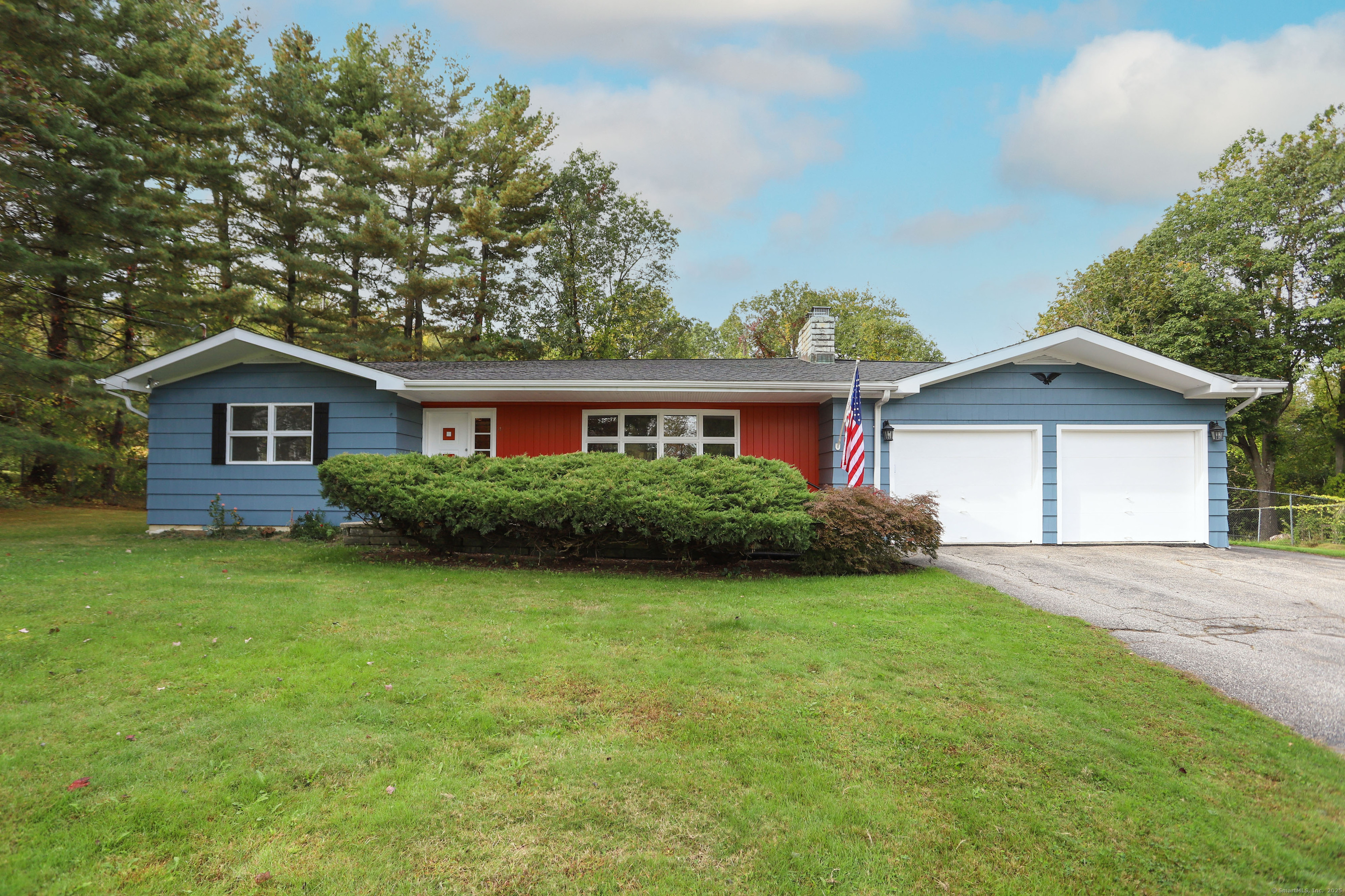 4 Kenmere Boulevard Danbury CT 06810