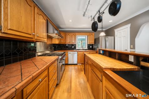 32 Taagan Point Drive Danbury CT 06811