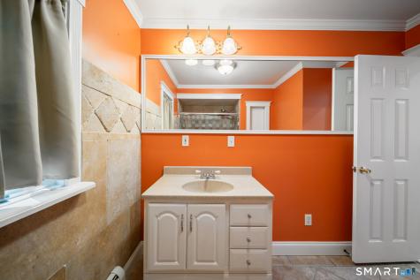 32 Taagan Point Drive Danbury CT 06811