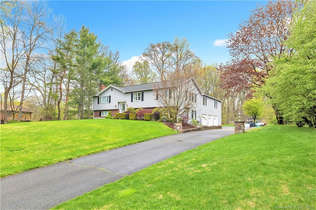 16 Fawn Meadow Drive Trumbull CT 06611