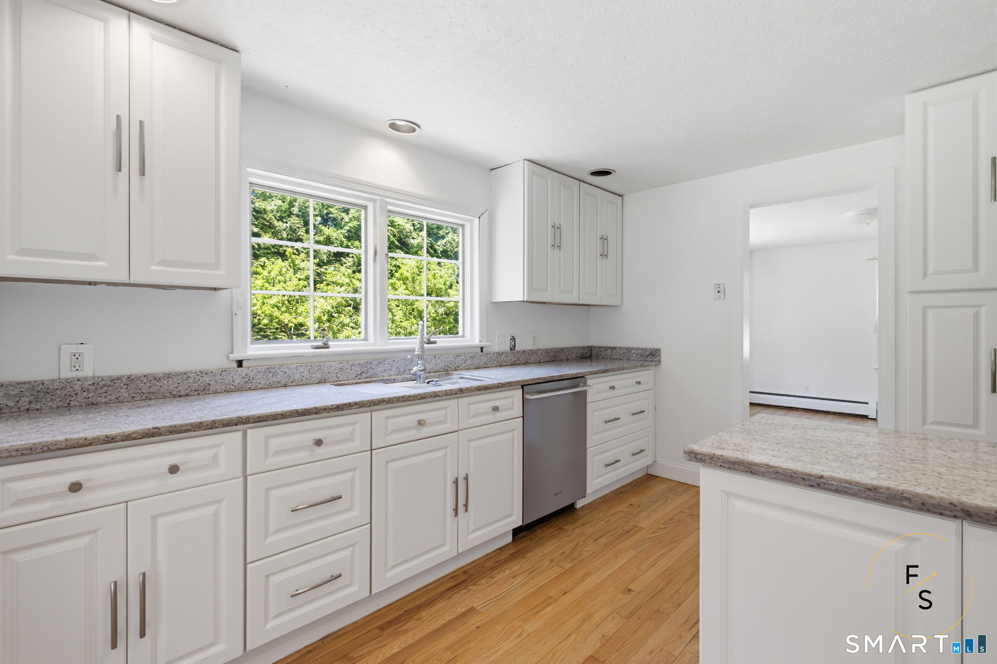 24 Amos Street Hamden CT 06518