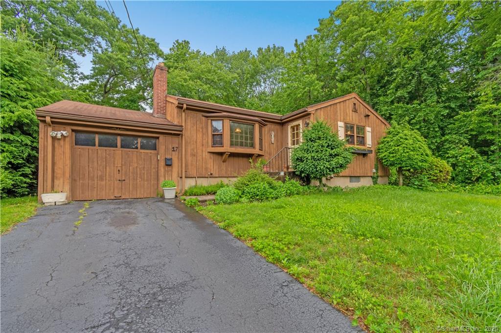 17 Stony Brook Circle Trumbull CT 06611