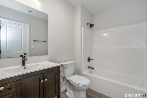 9 Washington Street Windsor Locks CT 06096