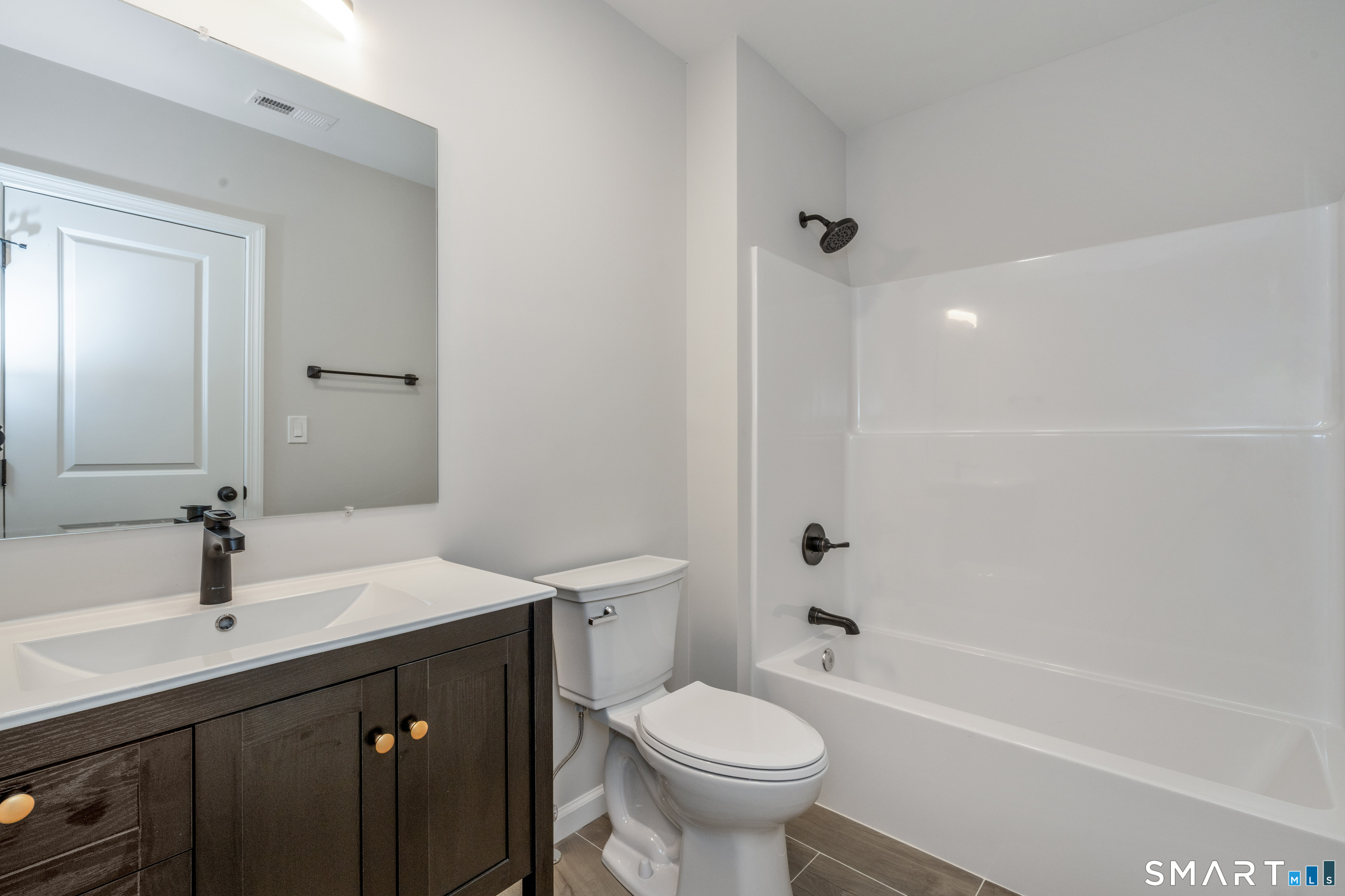 9 Washington Street Windsor Locks CT 06096