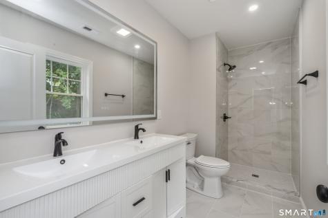 9 Washington Street Windsor Locks CT 06096