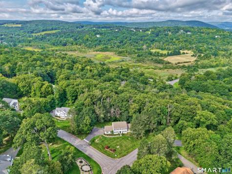 2 Pilgrims Way New Milford CT 06755