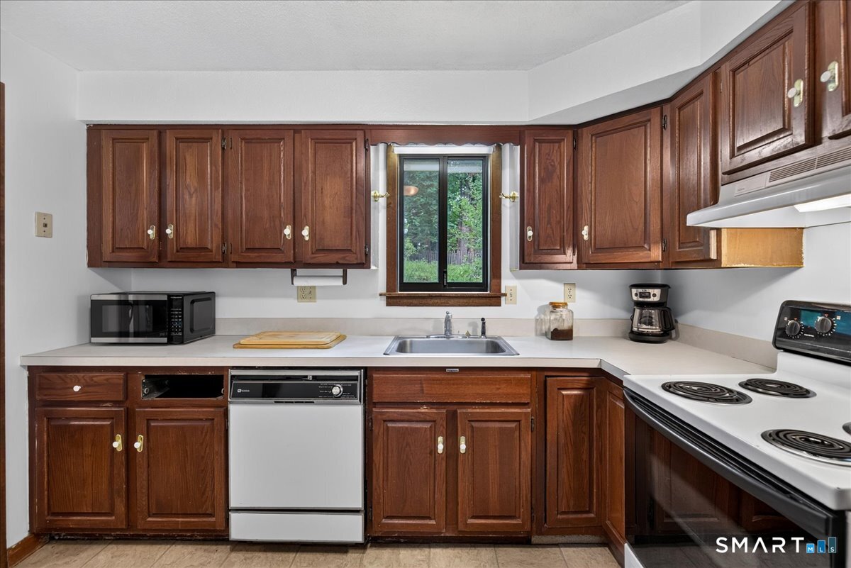 35 Aileen Drive Madison CT 06443