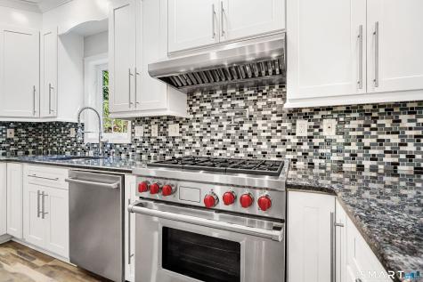 2 Abbey Lane Newtown CT 06470